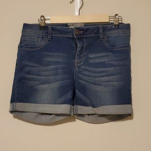 Size 13 shorts with cuff